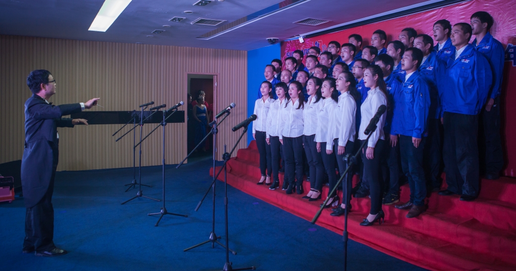 唱响yp街机之歌 共抒优美情怀——yp街机智能“双庆”合唱角逐圆满竣事