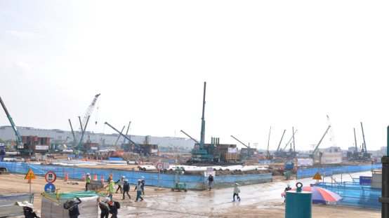 超300台yp街机智能ZYJ系列压桩机效劳越南市场