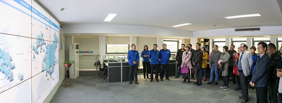 湖南省国防发动研究性演习参演向导莅临yp街机智能