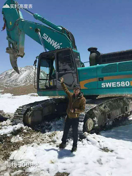 海拔5200m，，，，，，，阿尔金山的掘金之路