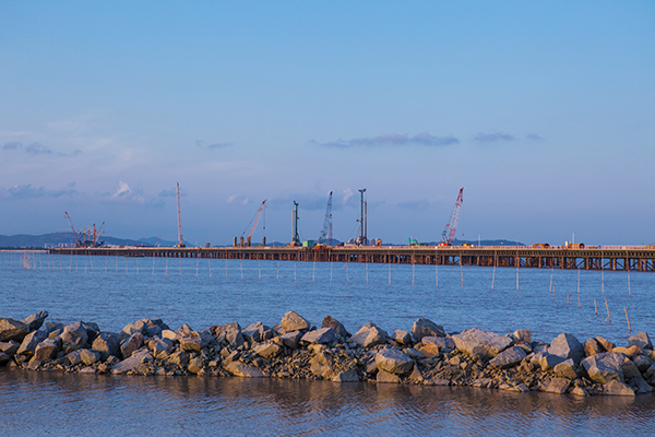 入海深110米！yp街机智能旋挖钻机助建飞云江特大桥