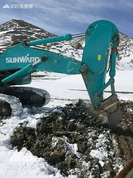 海拔5200m，，，，，，，阿尔金山的掘金之路