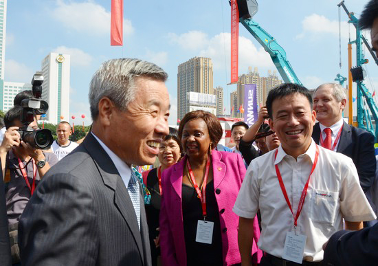 到“海博会”邂逅yp街机智能“两挖”精品