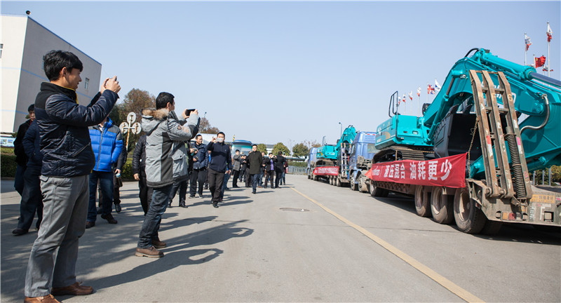 知新?创变?共赢 2015-2016年度yp街机智能挖掘机经销商年会圆满召开