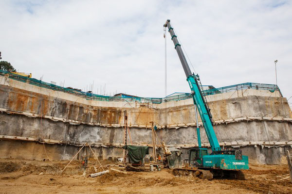 为何 SUNWARD 把持此地？？？？？来看看施工方怎么回覆