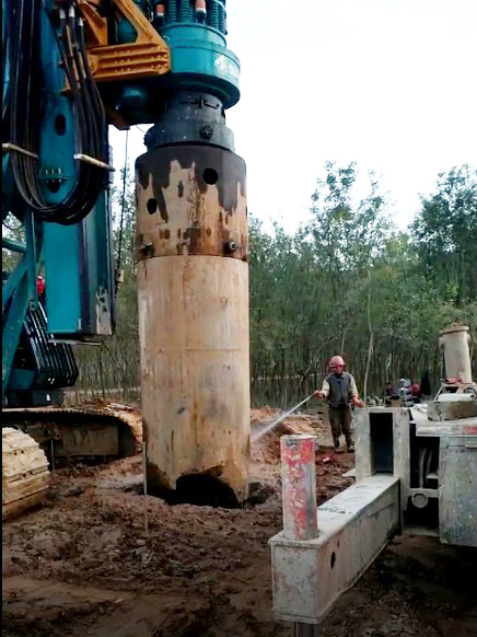 本钱节约几百万，，，，，，，，这台旋挖是我的摇钱树