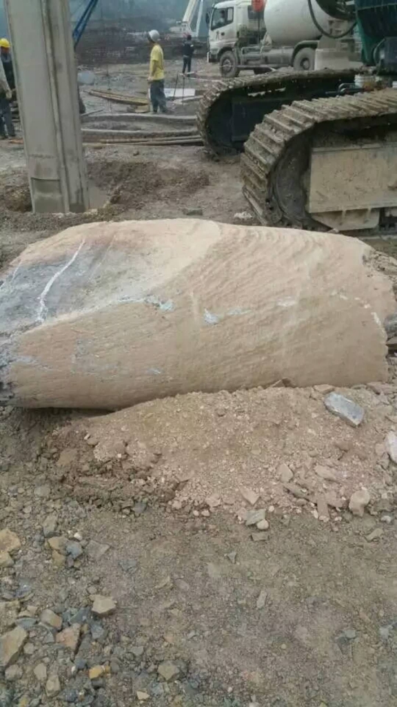 效率横跨两倍！yp街机智能SWDM360旋挖钻名动贵阳