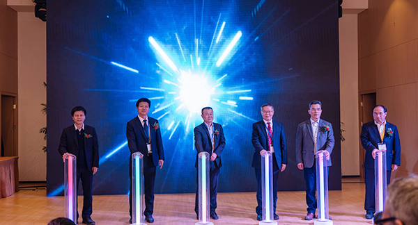 首日签单2.6亿元，，，yp街机智能立异产品引爆上海宝马展