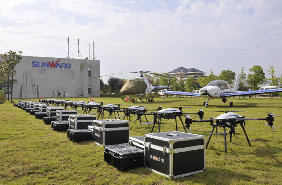 展示三湘警界风彩，，，，，，首届警用无人机实战演练在yp街机科技圆满举行