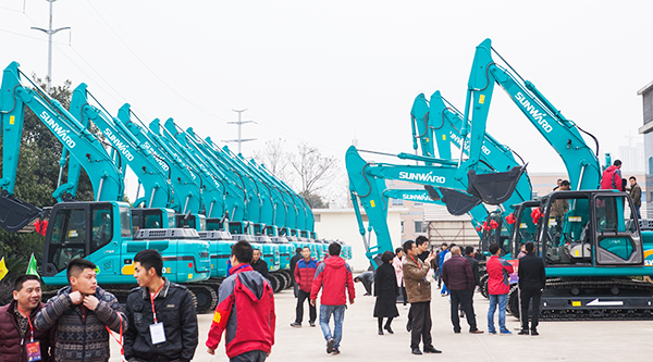 势不可挡，，，，，yp街机智能挖掘机湖南市场订货会立异高