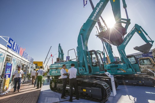 yp街机智能酷帅曾大虾，，，，，，，一大波美图带你亲临北京BICES展