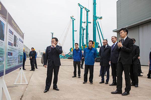 波兰代表团为yp街机智能立异生长点赞