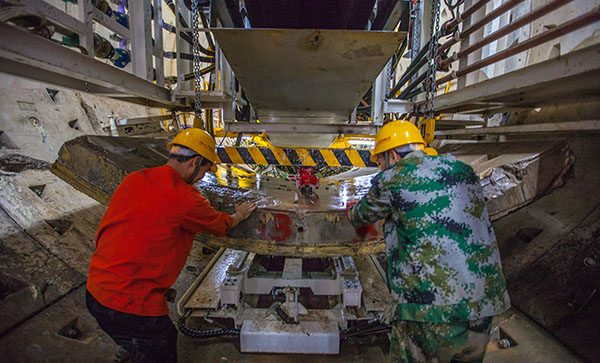 中铁yp街机盾构机双线掘进 全力攻坚长沙地铁5号线