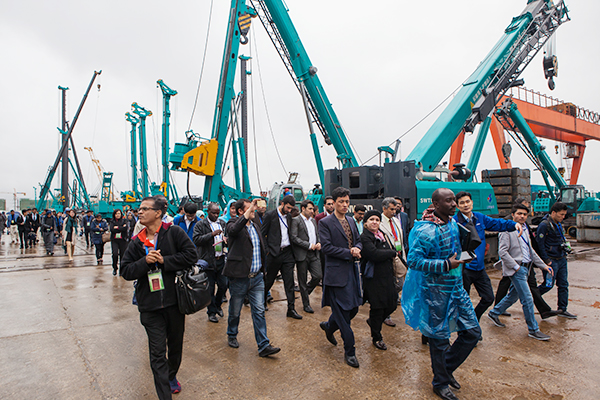 “一带一起”国家代表团到访yp街机智能，，，，，感受“大开眼界”