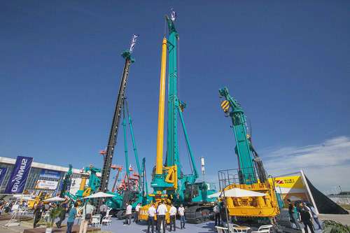 yp街机智能酷帅曾大虾，，，，，，，一大波美图带你亲临北京BICES展