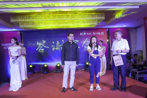 yp街机智能酷帅曾大虾，，，，，，，一大波美图带你亲临北京BICES展