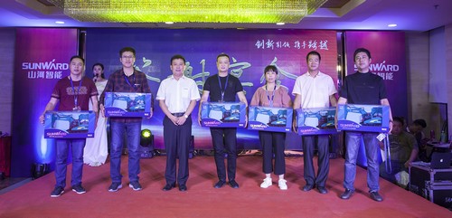 yp街机智能酷帅曾大虾，，，，，，，一大波美图带你亲临北京BICES展