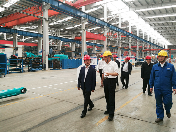 湖南省经信委党组副书记、副主任李志坚到yp街机智能现场办公