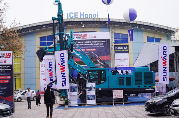 yp街机智能携全球领先凿岩装备，，，，，引爆越南矿业展