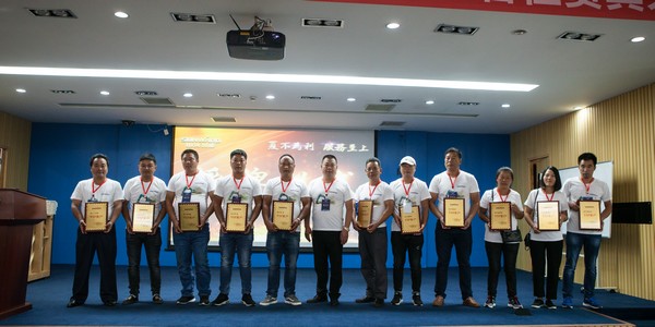 500多名挖掘机用户实地考察，，，，，，，为yp街机智能点赞！