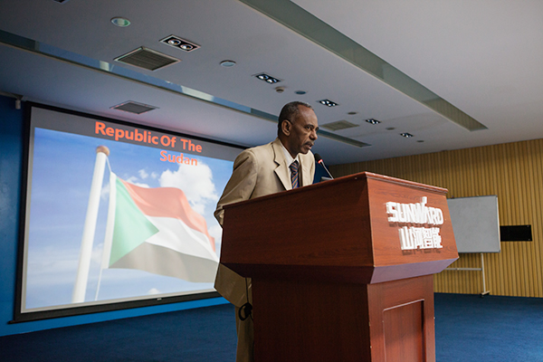 “一带一起”国家代表团到访yp街机智能，，，，，感受“大开眼界”