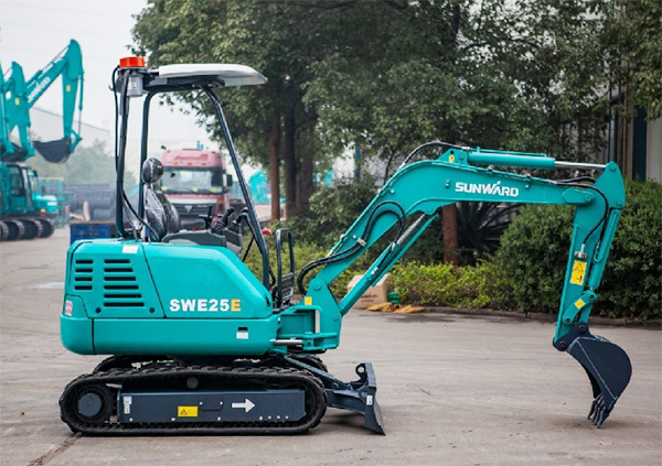 yp街机智能挖掘机家族添新丁啦——零排放低噪音SWE25E电动挖掘机