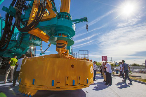 yp街机智能酷帅曾大虾，，，，，，，一大波美图带你亲临北京BICES展