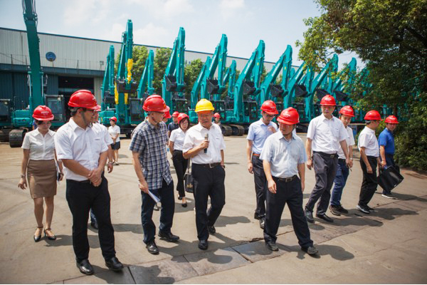 商务部相助司刘民强副司长一行调研yp街机智能