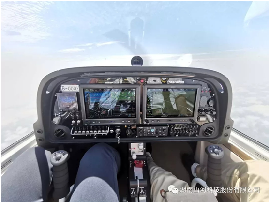 自动驾驶？？？？？？夜间航行？？？？？？阿若拉都说“行”！