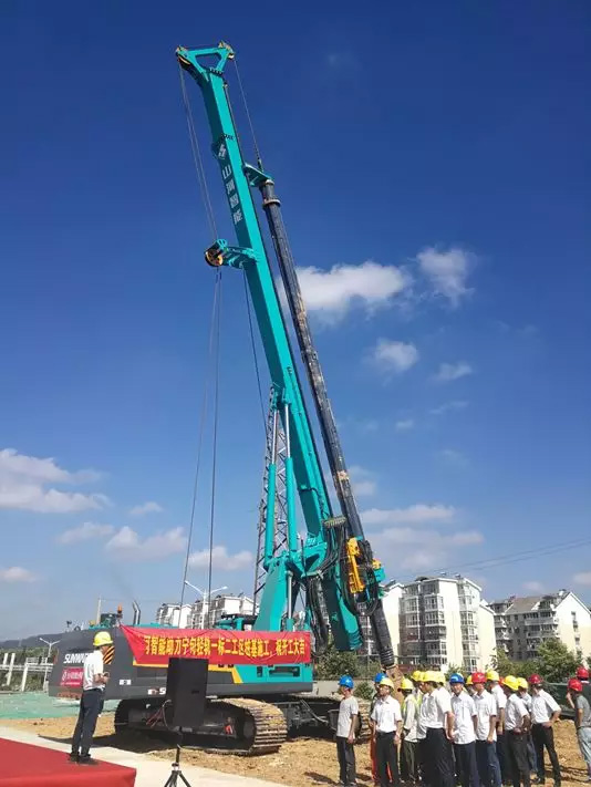 把“朋侪圈”“搬”到现场，，，，，，，，交机“玩出”新创意!