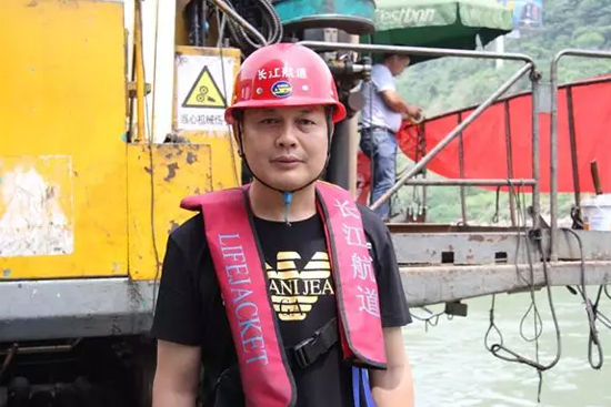 打造长江黄金水道！yp街机智能航道钻机轻松搞定水下礁石