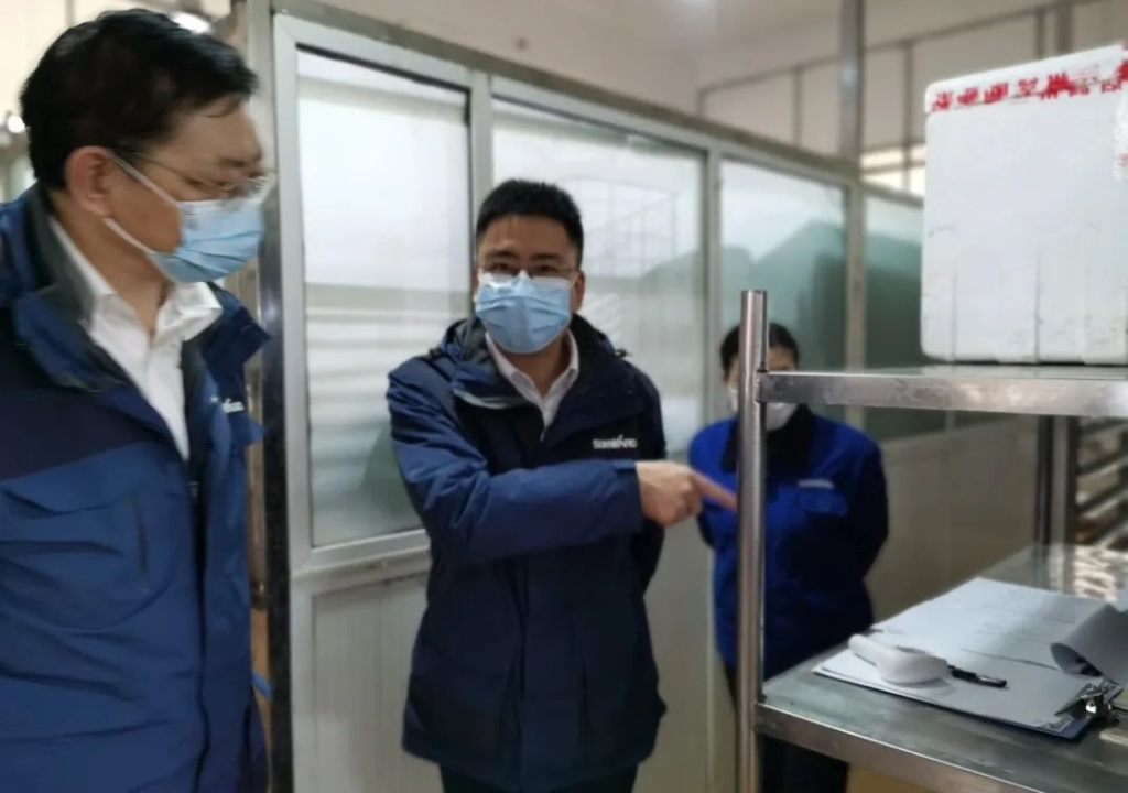 疫情未过，，，，，，，，岂可松懈？？？？？？？？总司理带队检查防疫事情