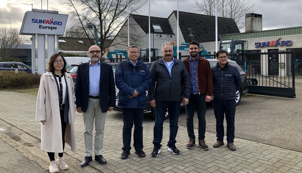 欧洲业绩增添40%，，，董事长赴欧慰问员工