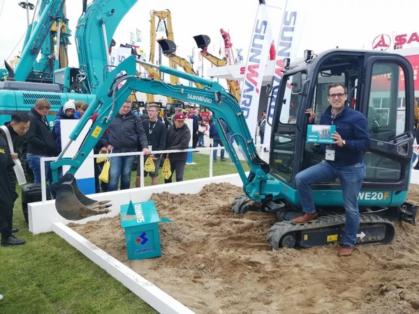 向天下展示中国“智造”魅力，，，yp街机智能携立异阵容闪灼德国宝马展