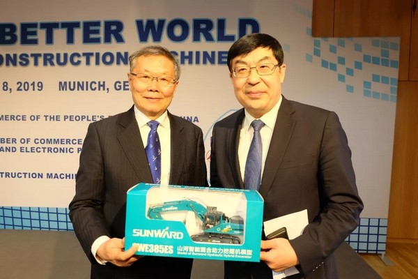 “三个率先”展示yp街机挖掘机欧洲生长历程