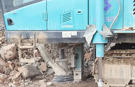 15年3万小时！yp街机智能元老级潜孔钻机“雄风”依旧