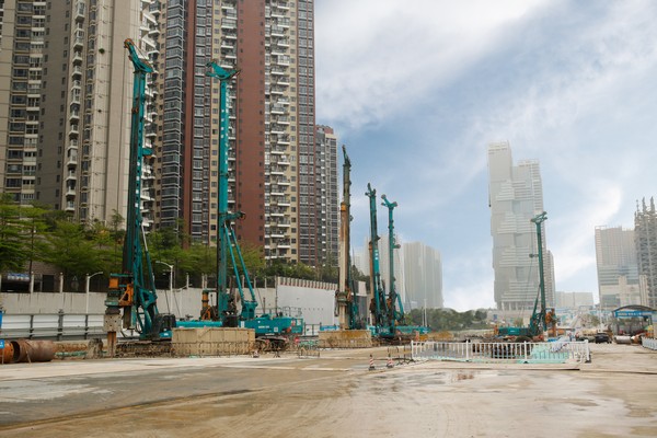 地铁咬合桩施工必备利器--yp街机智能旋挖钻机