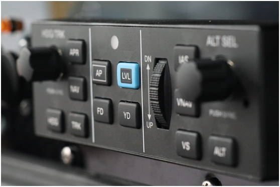 自动驾驶？？？？？？夜间航行？？？？？？阿若拉都说“行”！