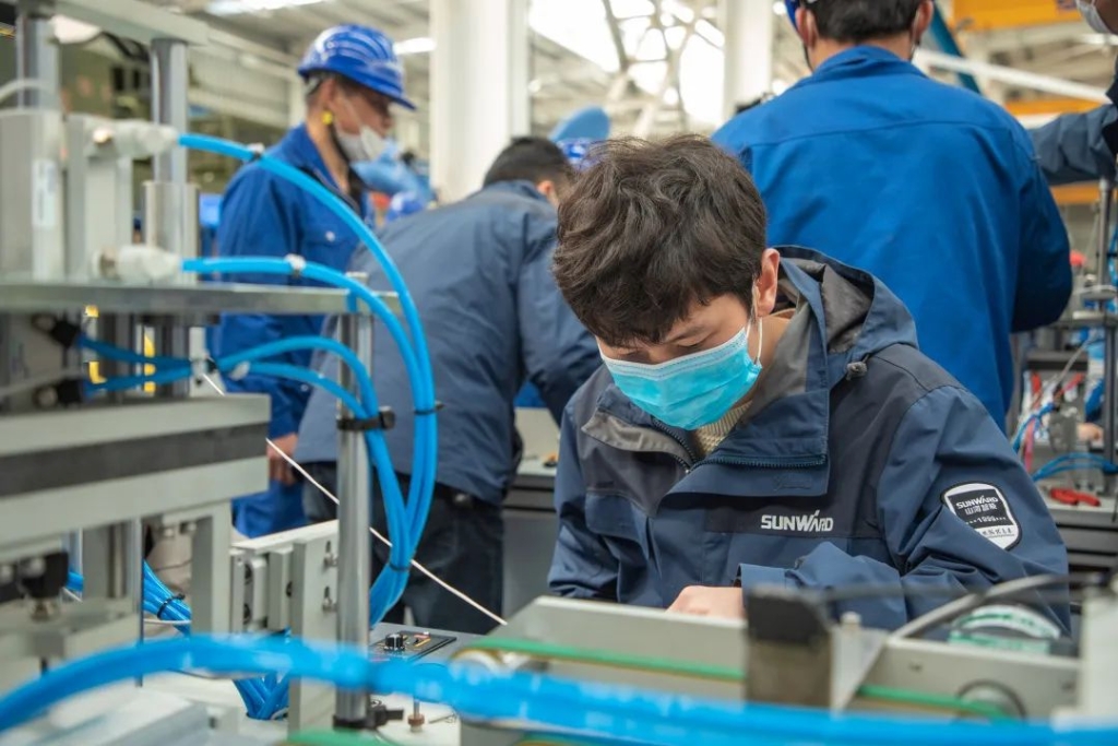 yp街机智能首台口罩机交付客户