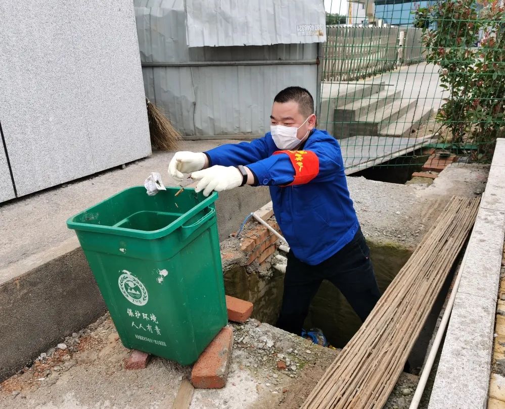 yp街机智能党员自愿者开展义务情形清扫