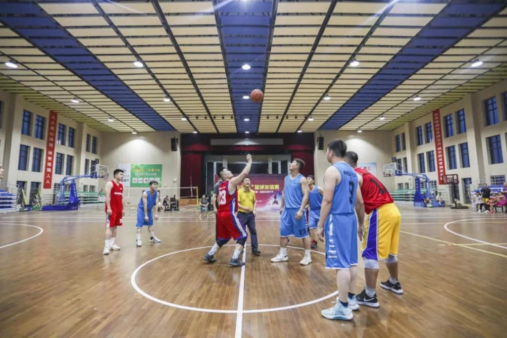 “520” yp街机智能以球会友中建五局三公司