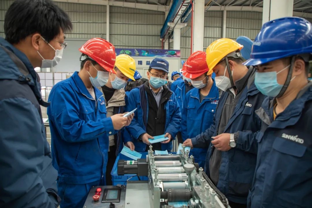 yp街机智能首台口罩机交付客户