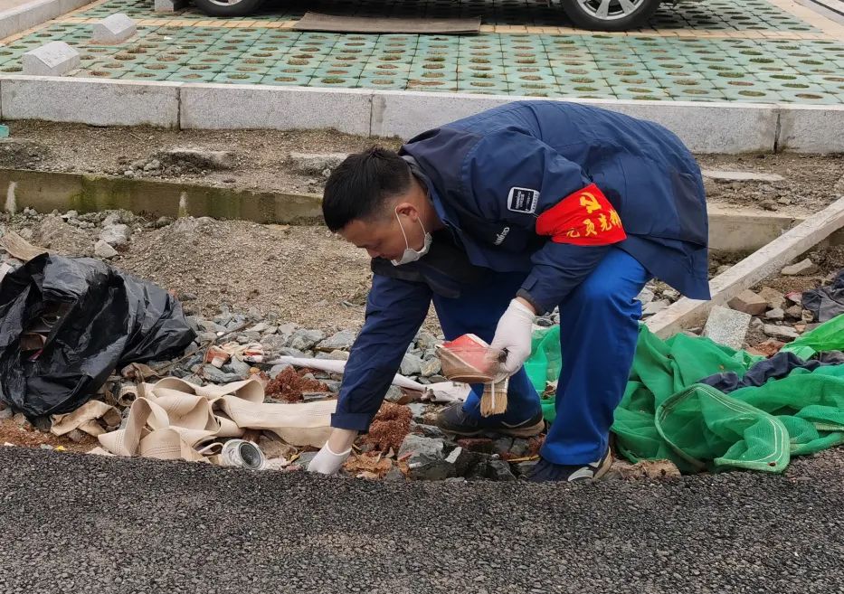 yp街机智能党员自愿者开展义务情形清扫