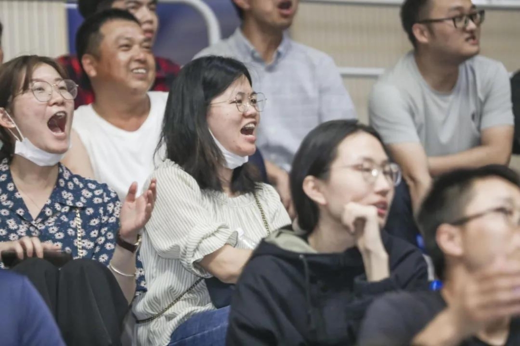 “520” yp街机智能以球会友中建五局三公司