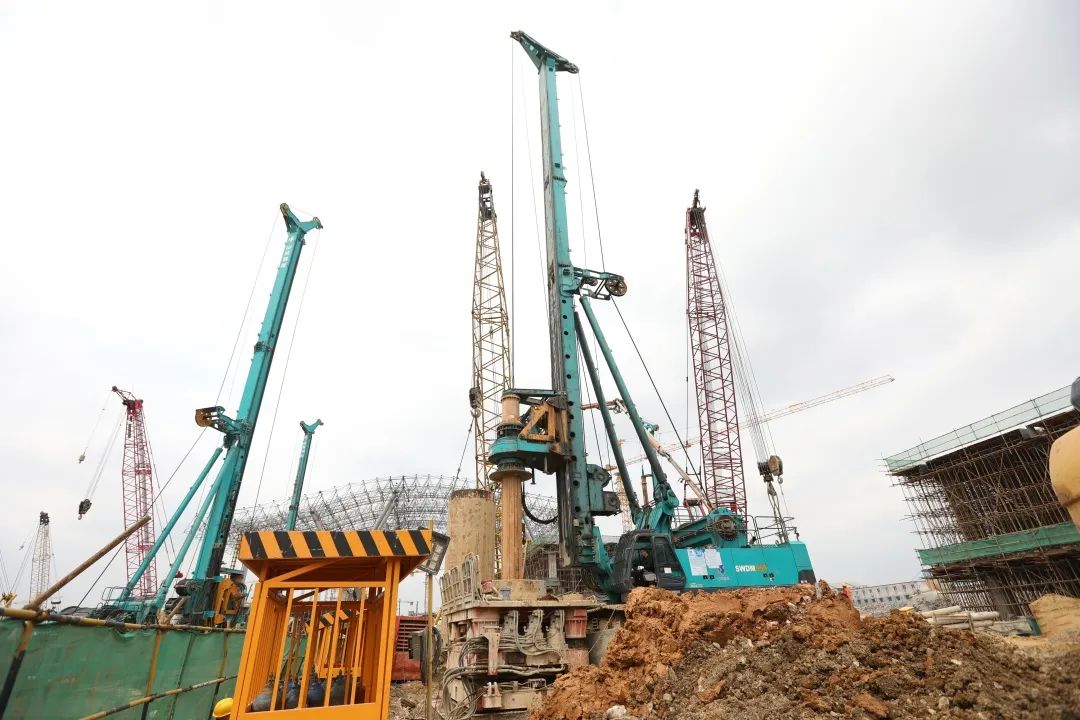 yp街机机群“染绿”贵阳机场扩建工地