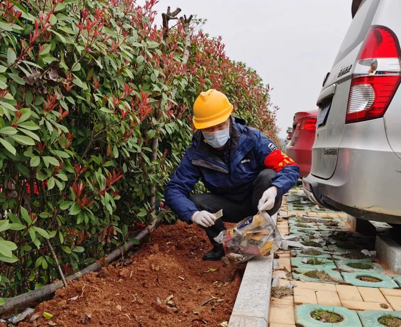 yp街机智能党员自愿者开展义务情形清扫