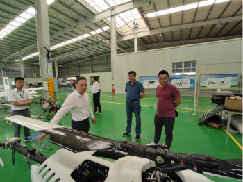 呼伦贝尔城投集团董事长柴冠辉率团考察yp街机科技