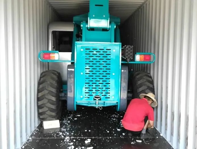 yp街机智能新品叉装车批量下线发往美国