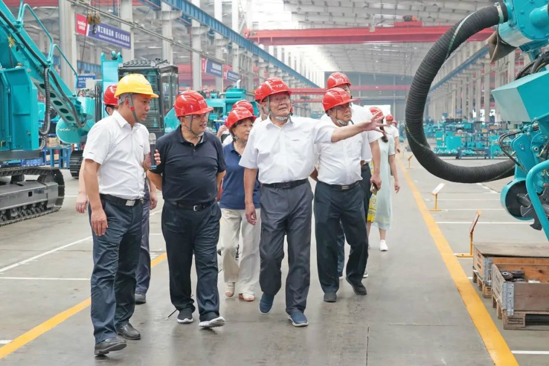 省人大常委会党组副书记、副主任王柯敏调研yp街机智能