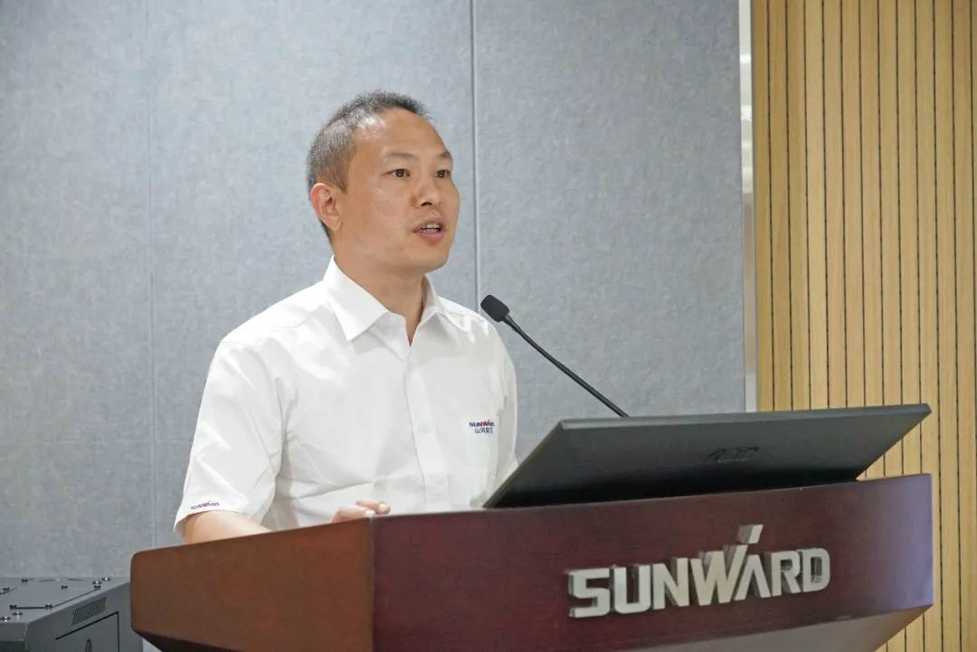 省人大常委会党组副书记、副主任王柯敏调研yp街机智能